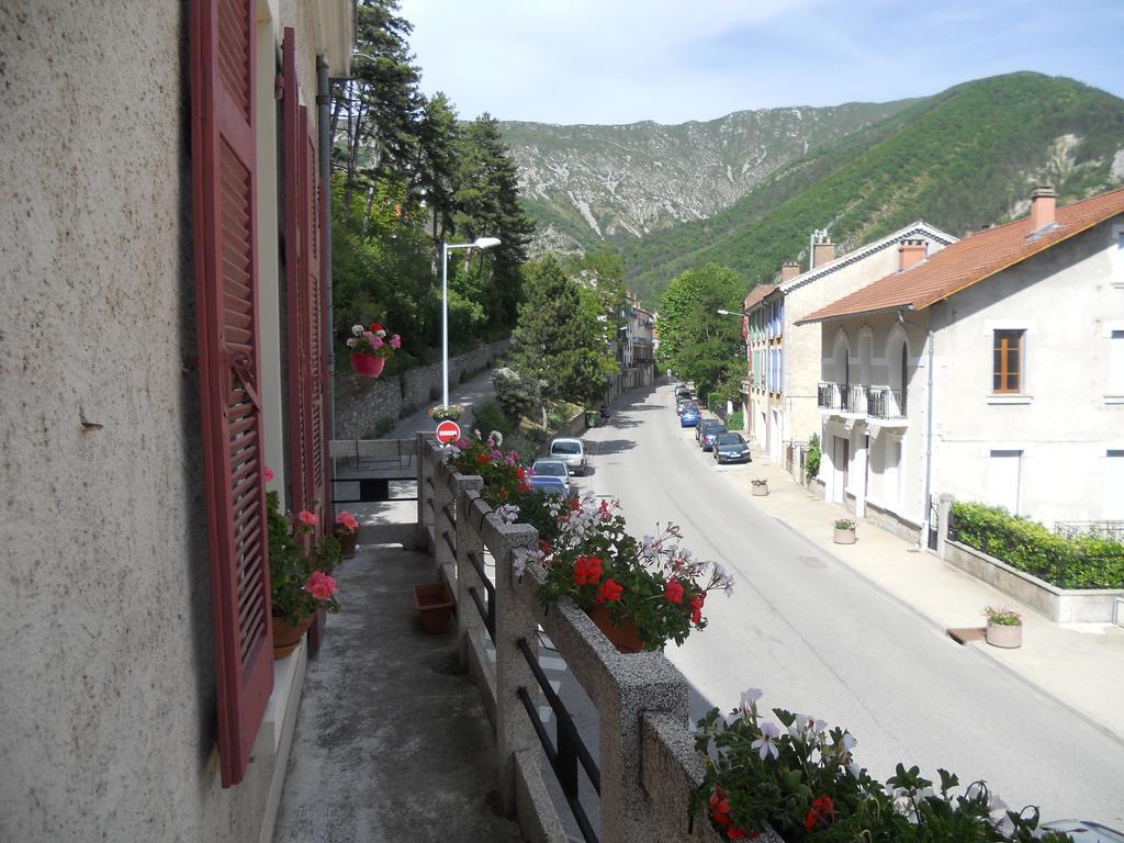 Les Hirondelles Chambres D'Hotes Serres  Esterno foto